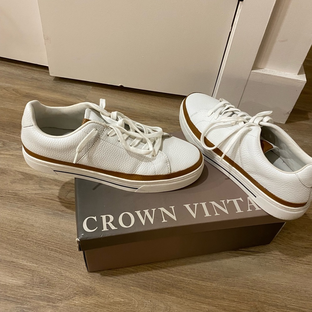 Crown Vintage 10.5 Dathan White Shoes Worn Once